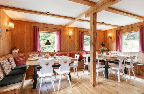 Innerkrems Villa | Carmaliva