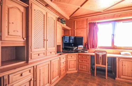 Schlitters Ski Chalet | Chalet Schlitters by Interhome