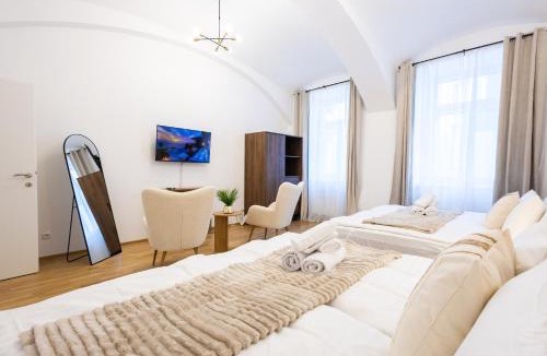 Leopoldstadt Apartment | High-End 3 Bedroom Apartment l Free Parking l AC in Every Room l Sleeps 11