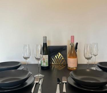 Sankt Polten Apartment | Ruhige, klimatisierte Wohnung nahe Zentrum & Bahnhof