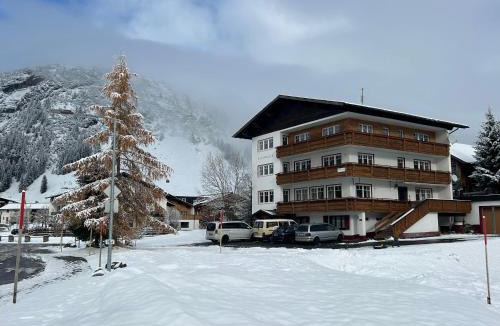 Warth Apartment | Haus Wallis by stayFritz - Ski-In Ski-Out Apartments am Arlberg