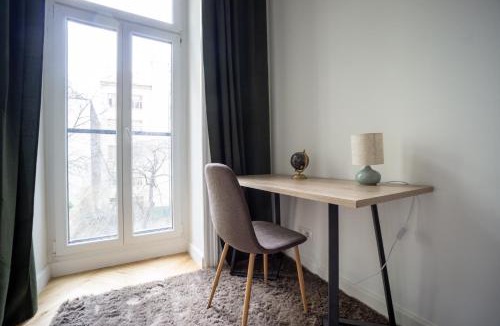 Altlerchenfeld Apartment | Central elegant Heritage Apartment with modern comfort