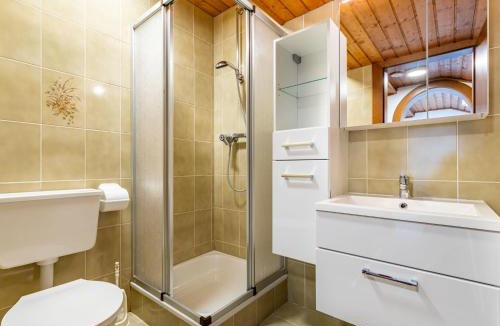 Agsdorf Apartment | Apartment Alpenrose 4 by Interhome