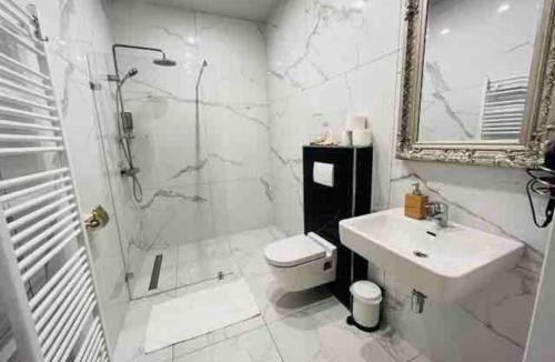 Stuwerviertel Apartment | XuBa ApartmentRooms I Wien Messe Prater I Küchenzeile