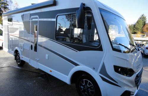 Sankt Georgen im Attergau House | Camper Wohnmobil Sunlight I68