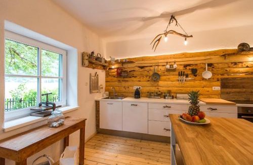 Golling an der Salzach House | Forest Chalet, all famous ski areas around us, 15 min to city of salzburg, mountainview, panorama sauna, bath whirlpool, fire pit in garden up to 10 p