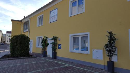 Wiener Neustadt Bed & Breakfast | Pension Haus Nova