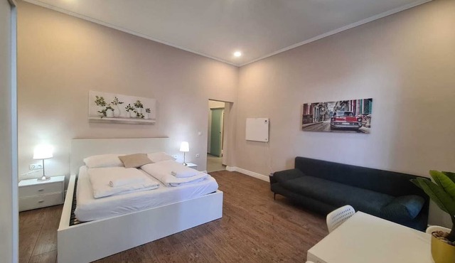 Smart Stay Near Stadthalle