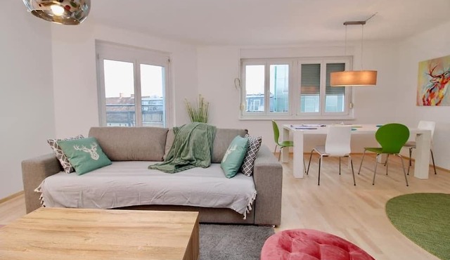 Graz central Penthouse Style Apt