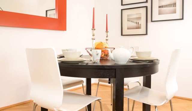 95 m2, Renovated, Next to Belvedere palace, 9min walk to Center,Air conditioned!