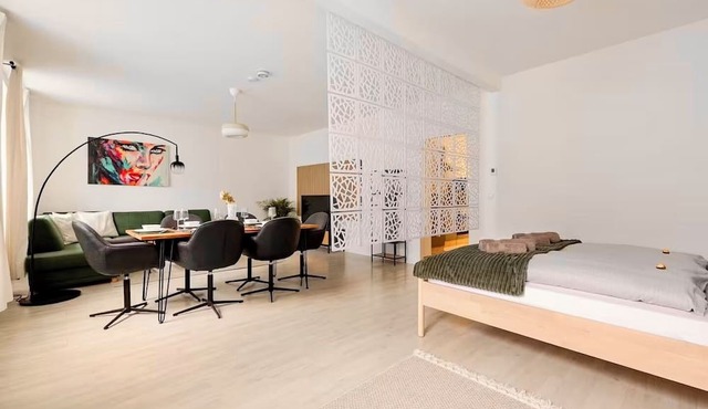 Vienna Homey Place - Spacious 70m2 Apartment