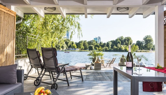 AJO Vienna Beach - Contactless Check-in