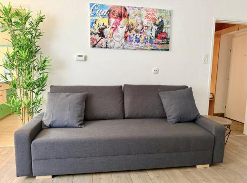 Stylish Apartment near Airport & Train