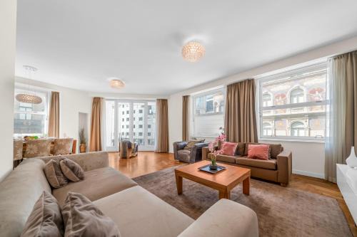 Square Apartments, Stephansplatz View, AC, Kitchen