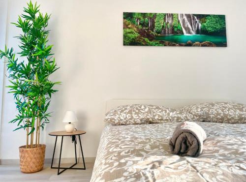 Modern Apartment with Garden & Free Parking