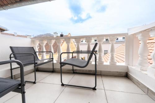 Large - 90m2 - Quiet Maisonette for 10 - 24 I 7 Check-in