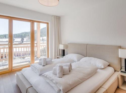 Apartment Luxus Chalet Bergblick - zentral in Seefeld- Tirol by Interhome