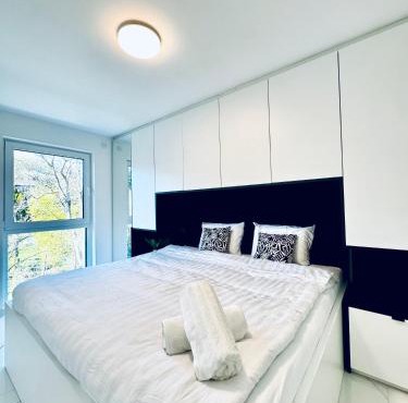 Elegant 5BR & 1LR Villa , Private Stay with Prime Location