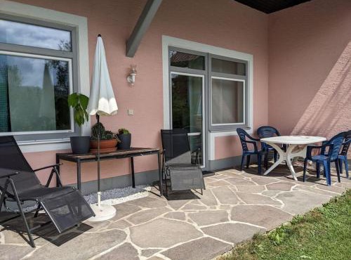 Schöne Wohnung mit Terrasse, Garten und-Pool