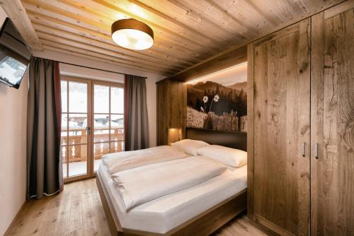 FIRSTpeak Chalets